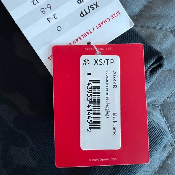 Spanx EcoCare Seamless Spanx Leggings Black Camo size XSmall NWT - Picture 5 of 9